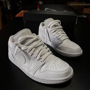 Air Jordan 1 Low Triple White